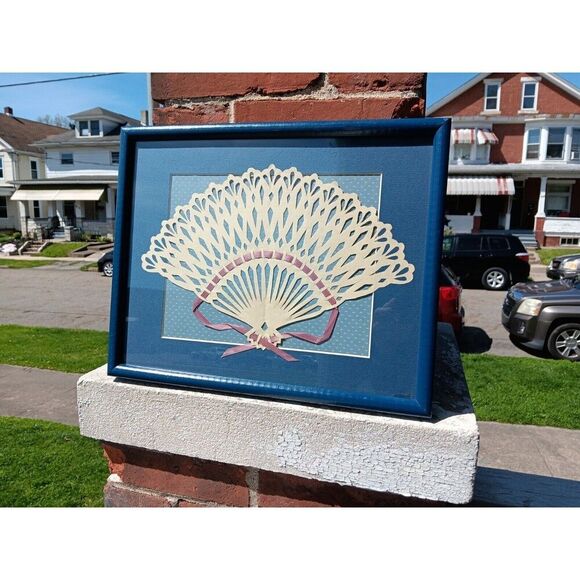 Vintage Silhouette Cutting Paper "FAN" Craft Ephemera Scherenschnitte Background - Picture 1 of 8